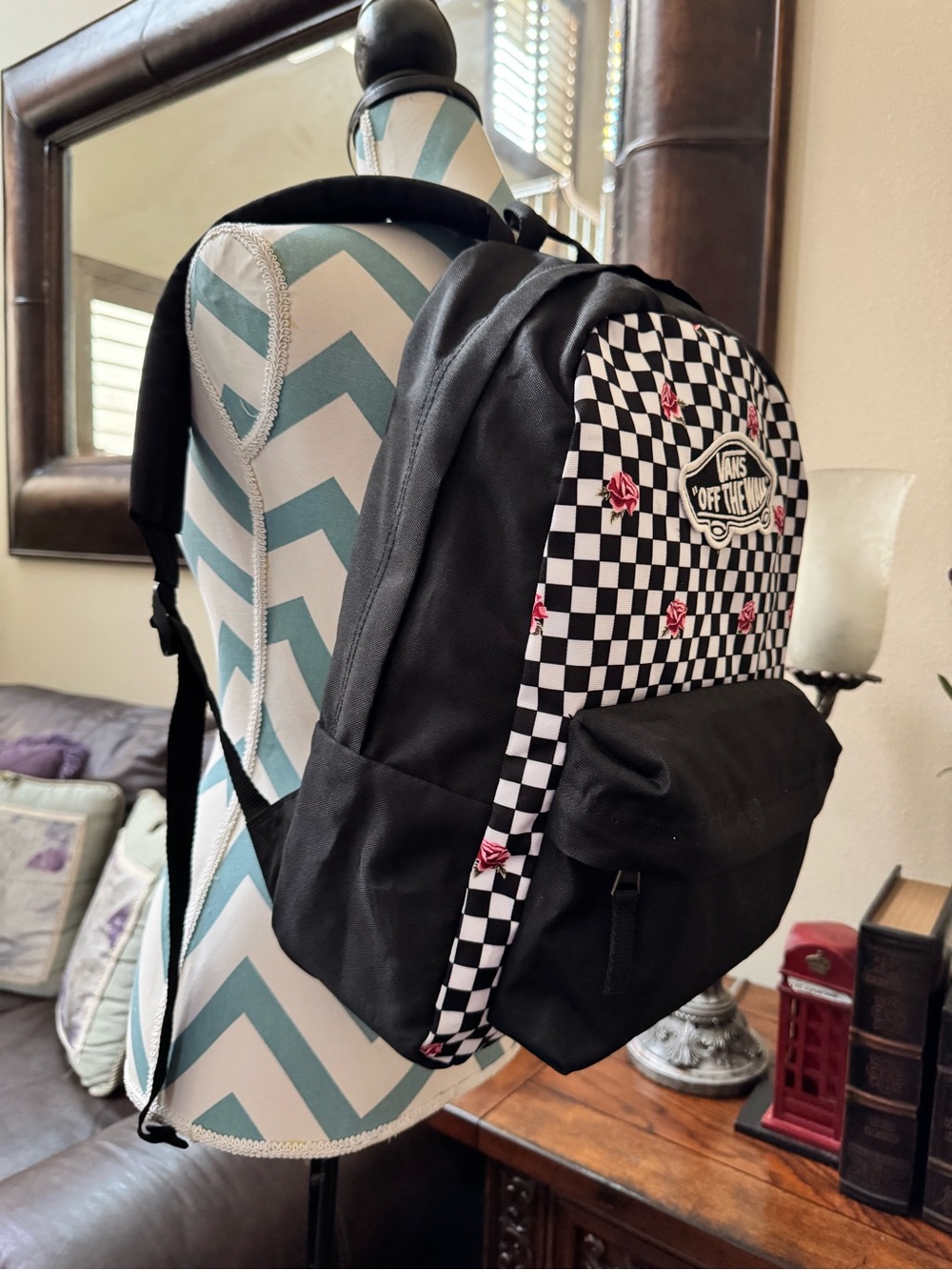 ✅NEW “Vans Off the Wall” Black and White Checkered Backpack with Red Roses